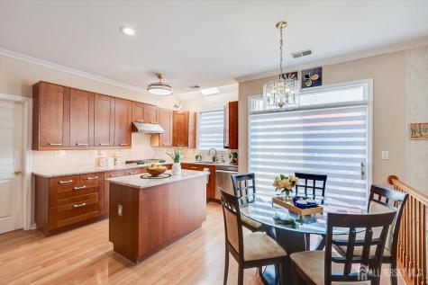8 Tufts Court South Brunswick NJ 08824