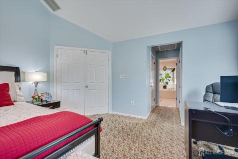 8 Tufts Court South Brunswick NJ 08824