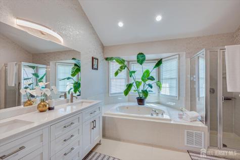 8 Tufts Court South Brunswick NJ 08824