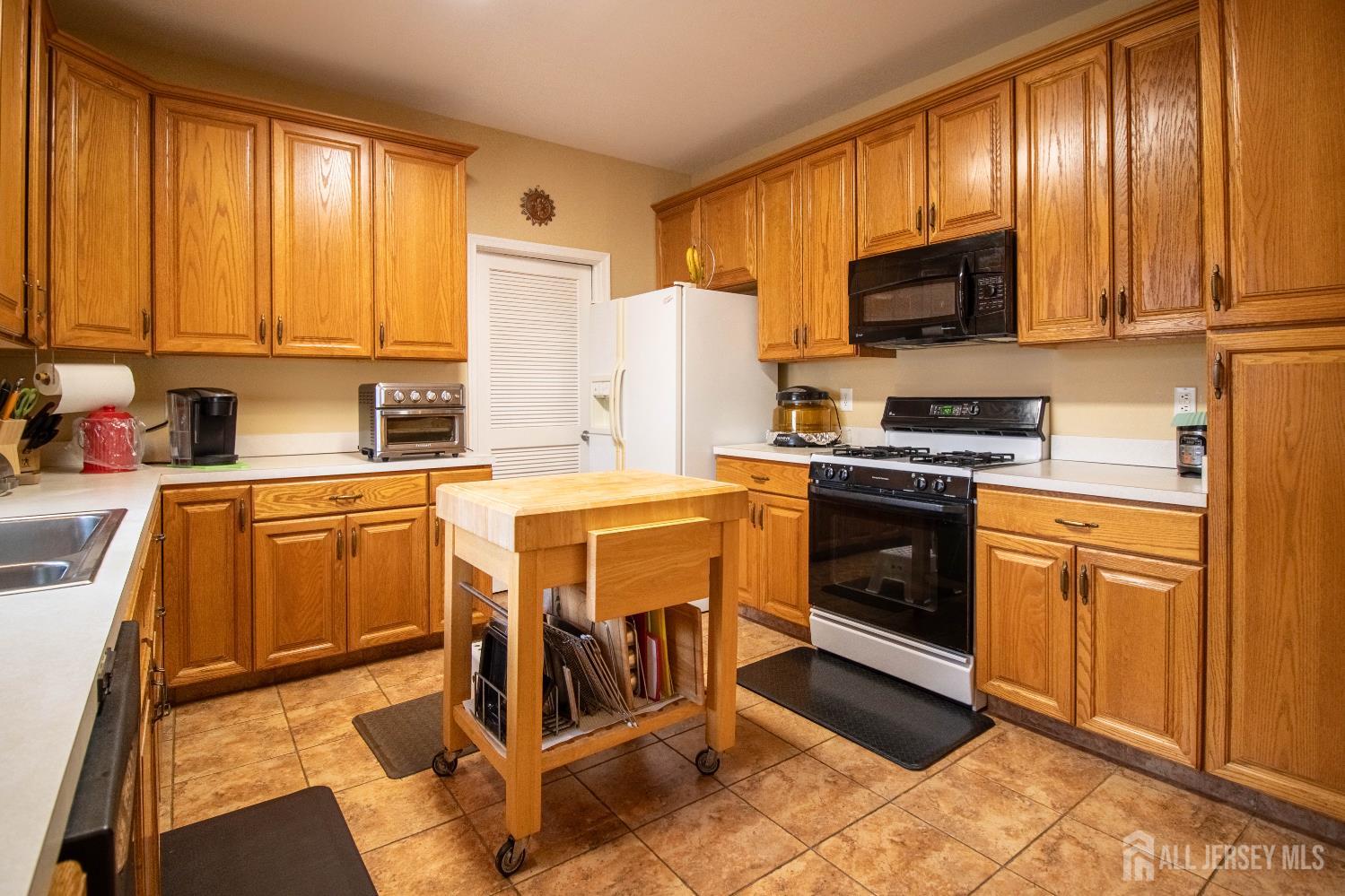 10 Sequoia Drive South Brunswick NJ 08810