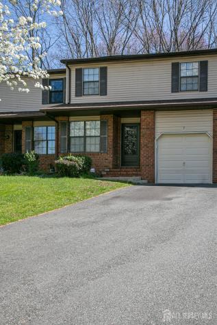 7 Cactus Court Edison NJ 08820