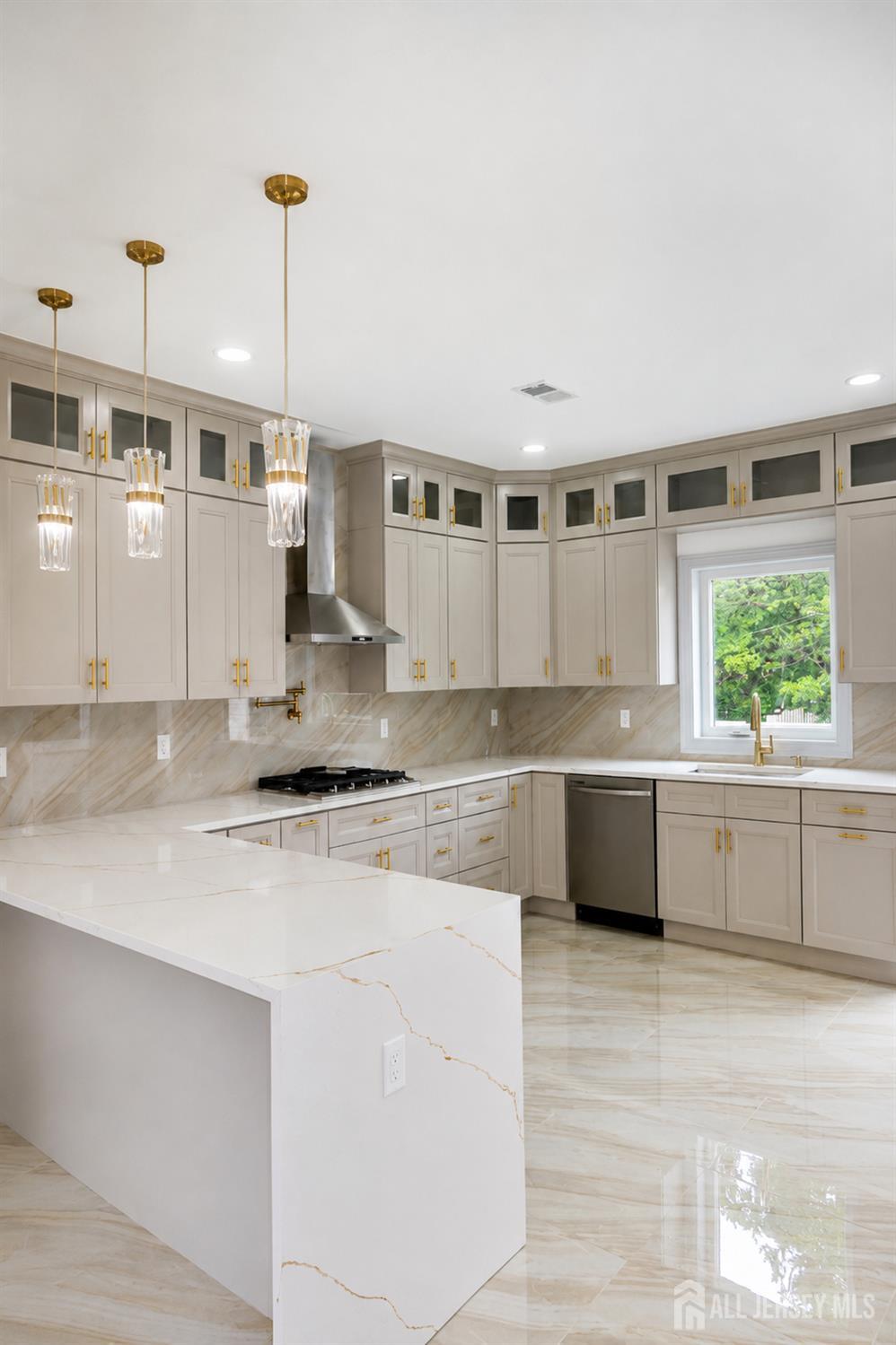 46 Foyer Street Edison NJ 08817