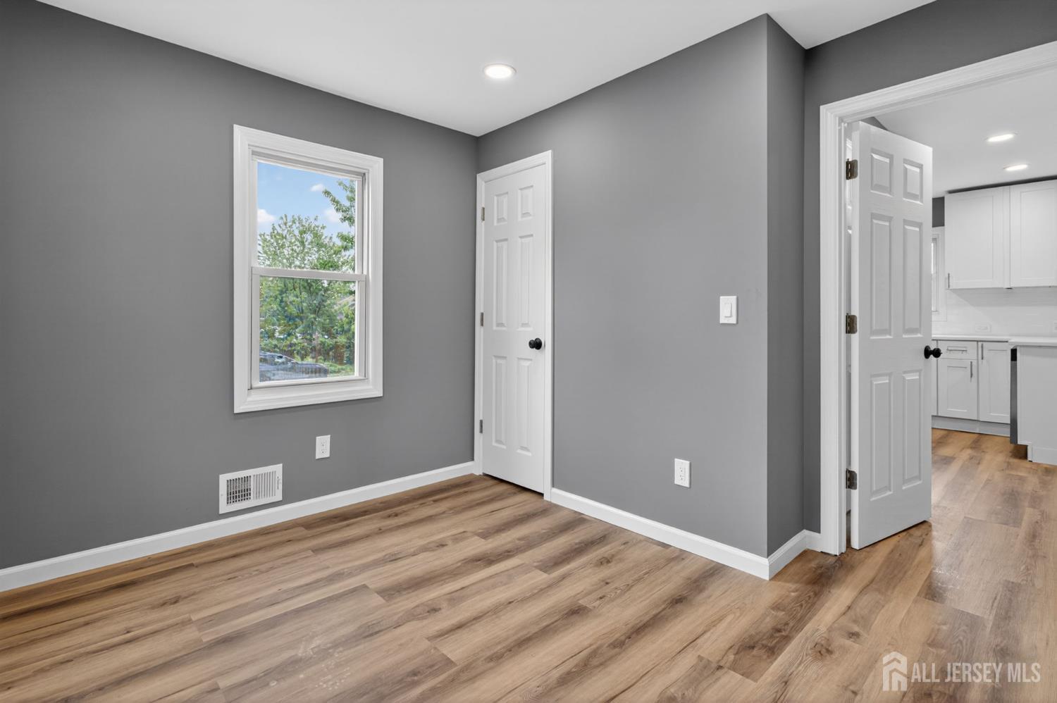 16 Gordon Street Aberdeen NJ 07721