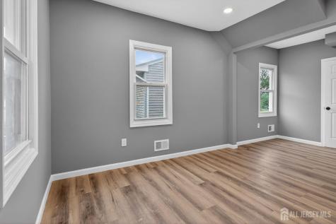 16 Gordon Street Aberdeen NJ 07721