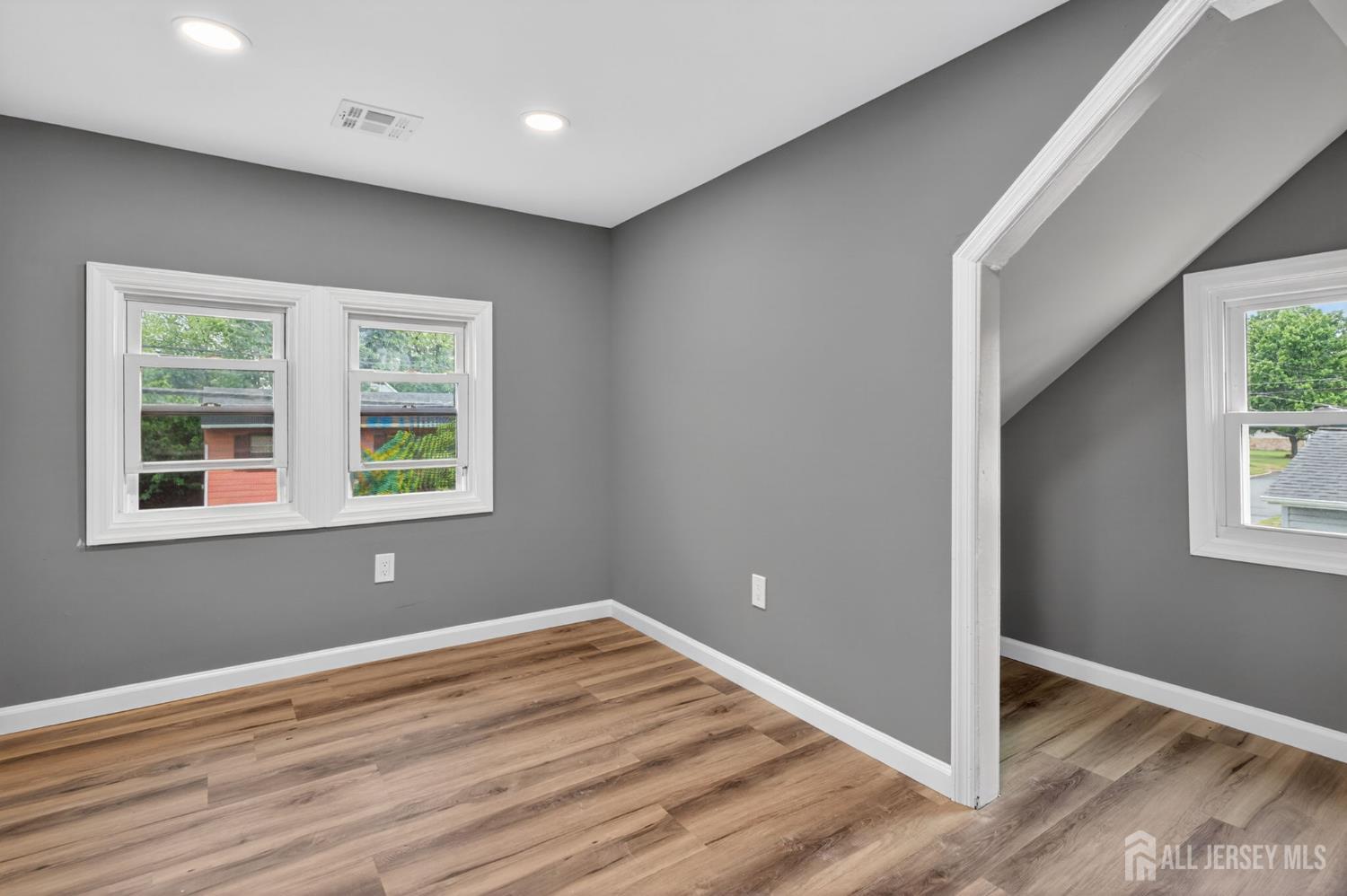 16 Gordon Street Aberdeen NJ 07721