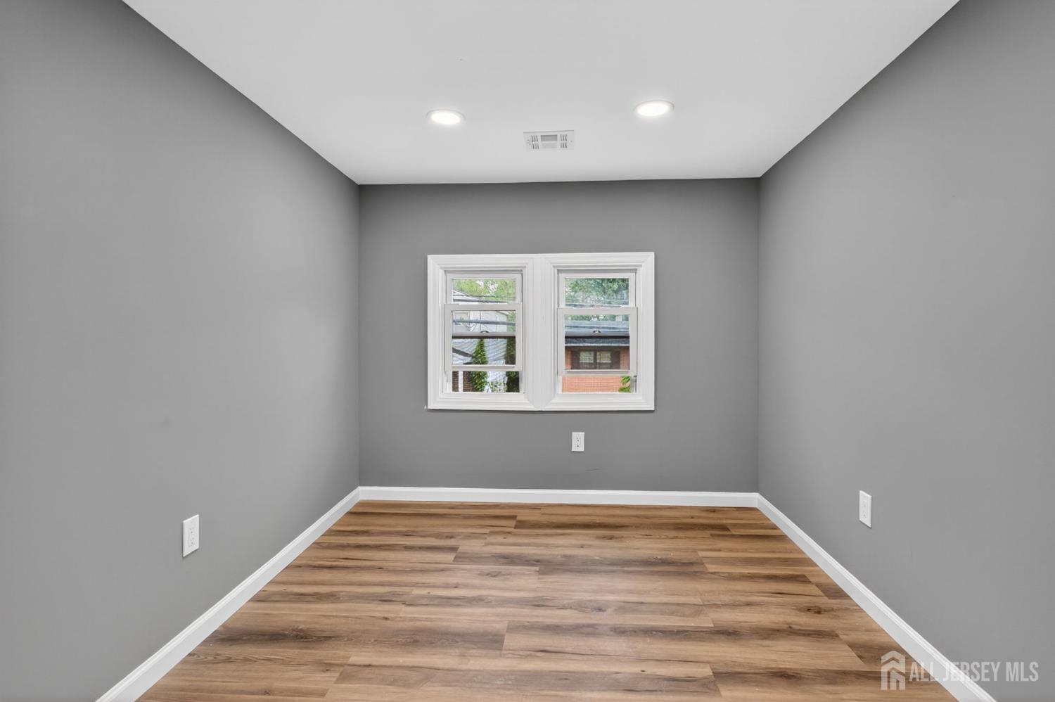 16 Gordon Street Aberdeen NJ 07721
