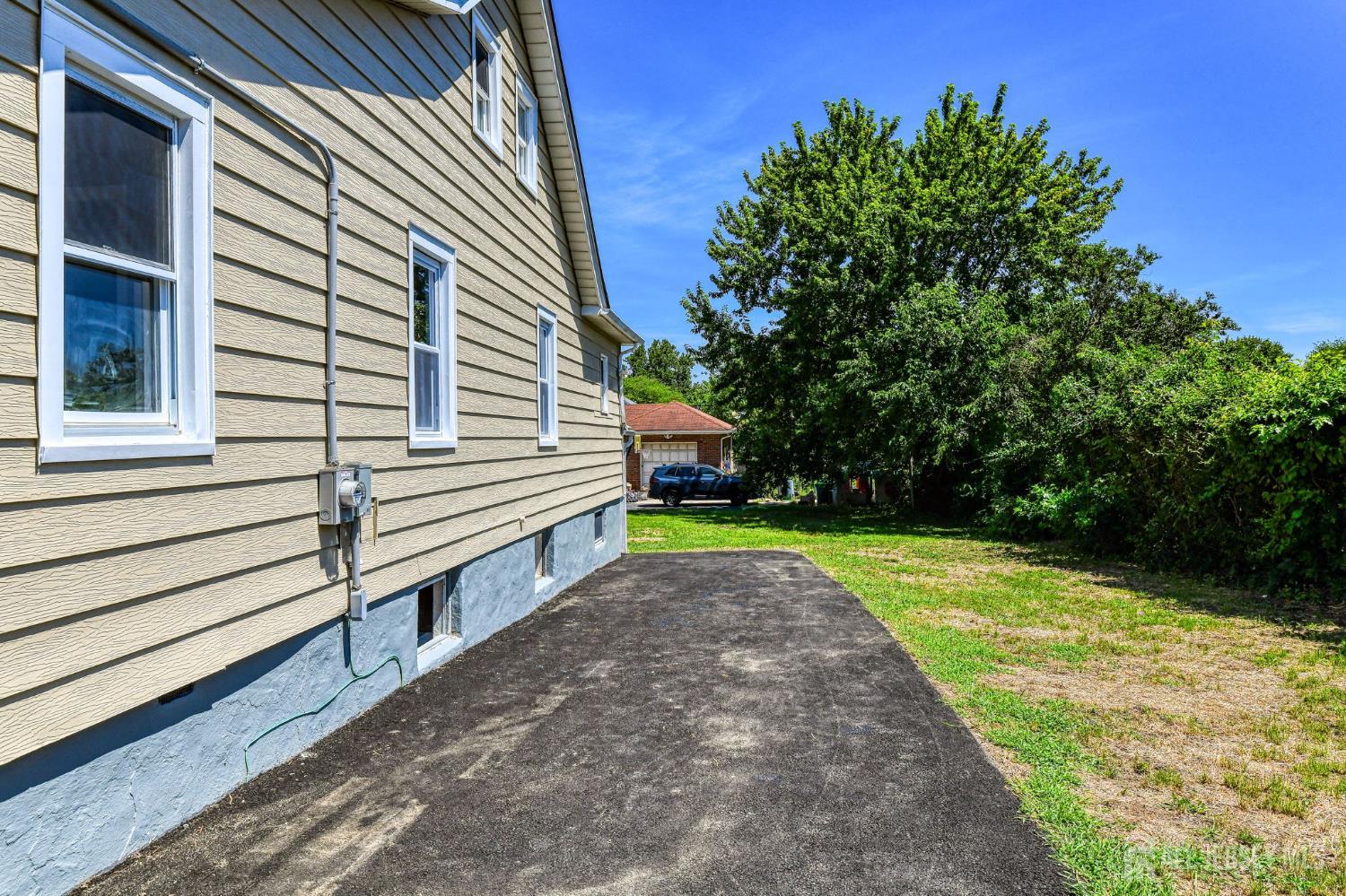 16 Gordon Street Aberdeen NJ 07721