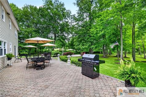 3 Driftwood Court Monroe NJ 08831