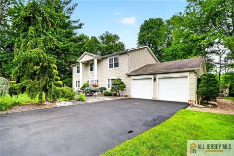 3 Driftwood Court Monroe NJ 08831