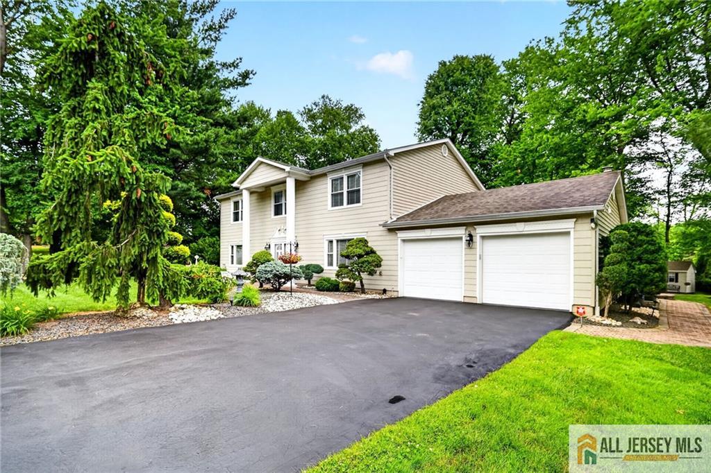 3 Driftwood Court Monroe NJ 08831