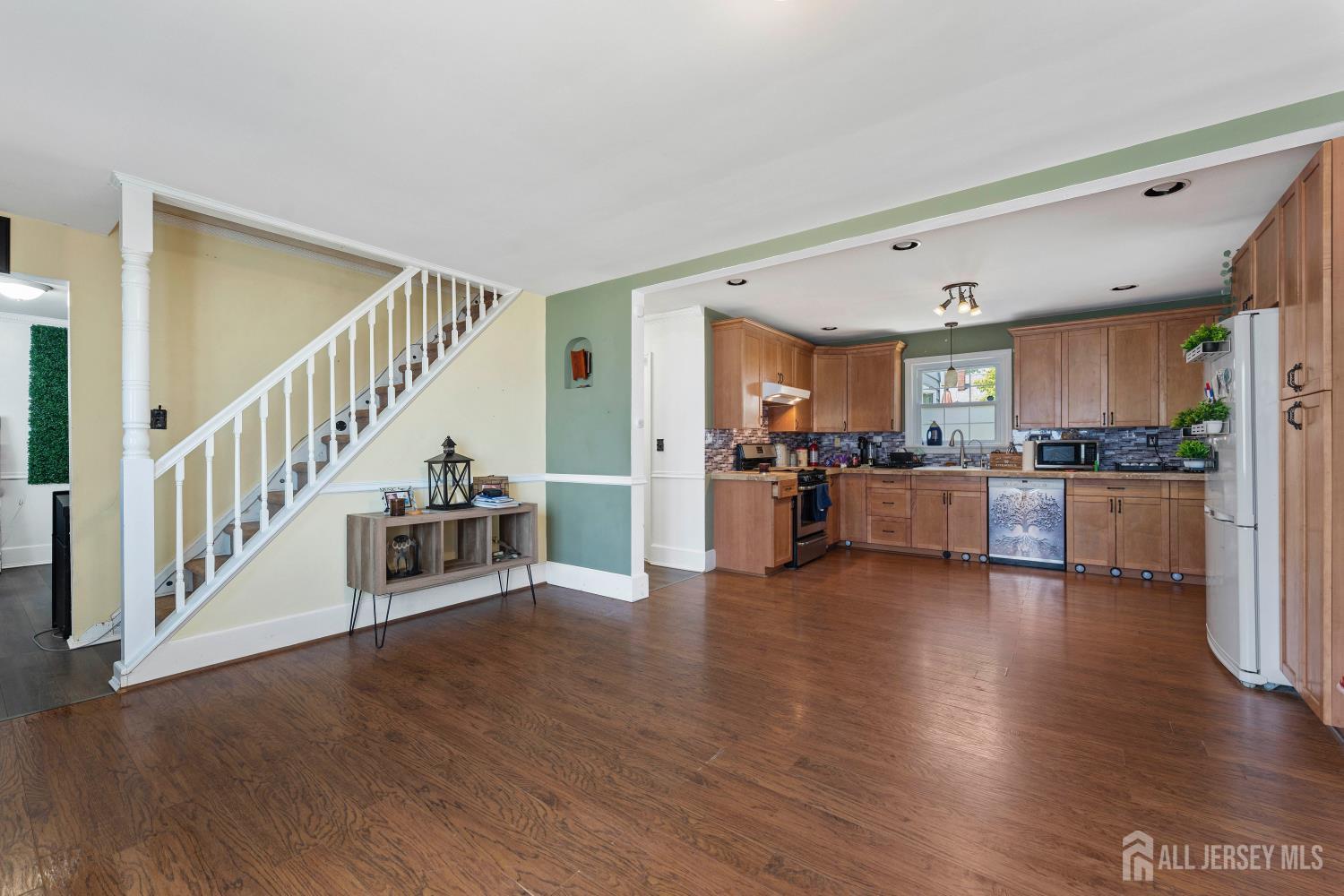 196 Gabriel Terrace Sayreville NJ 08879