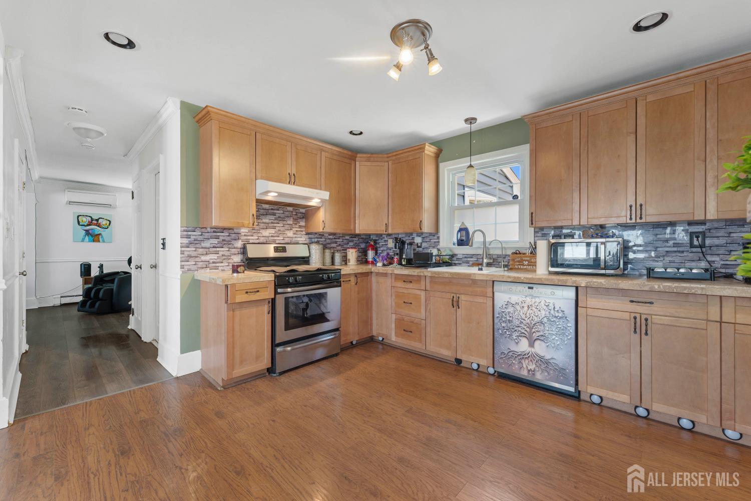 196 Gabriel Terrace Sayreville NJ 08879