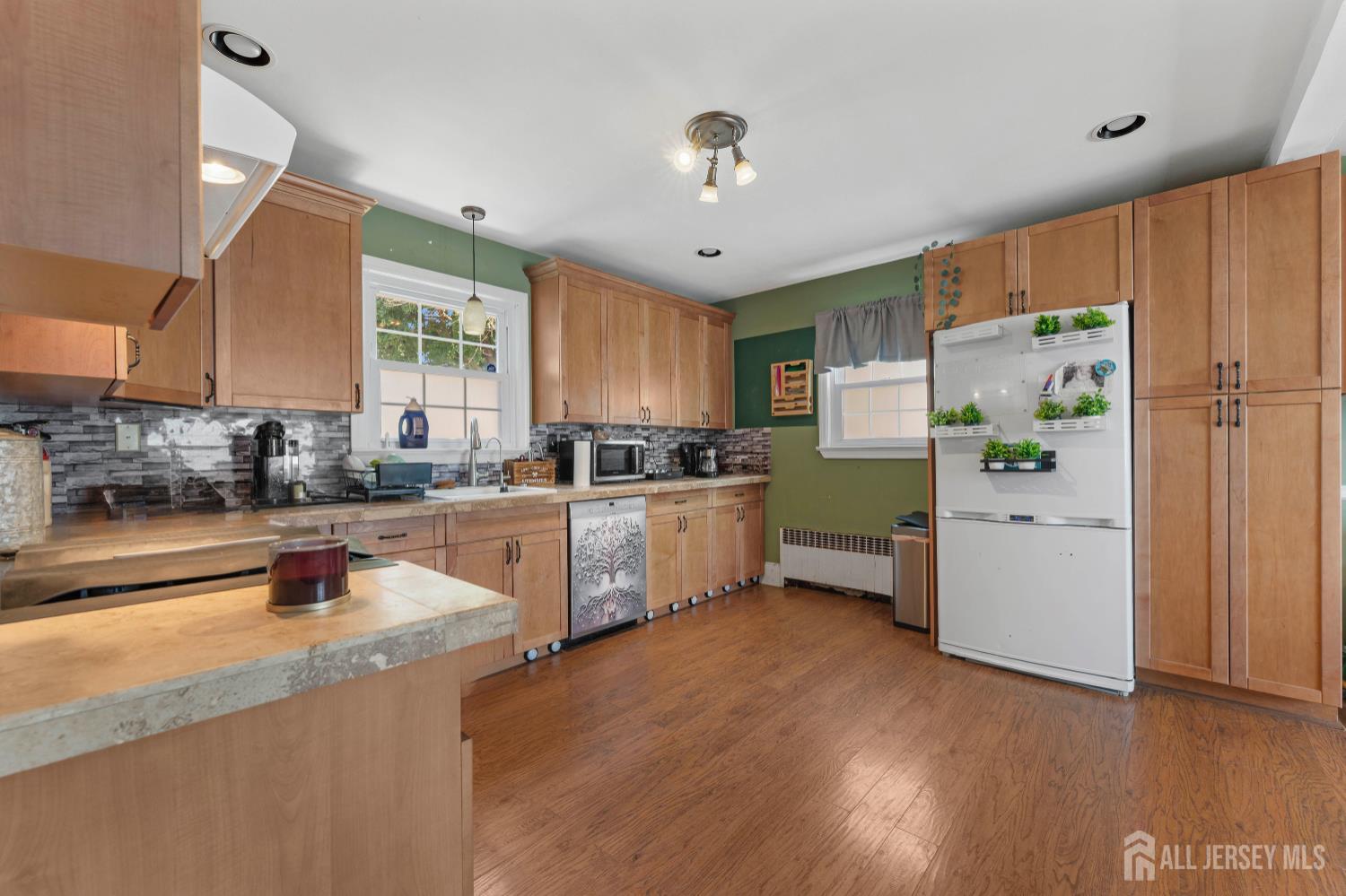 196 Gabriel Terrace Sayreville NJ 08879