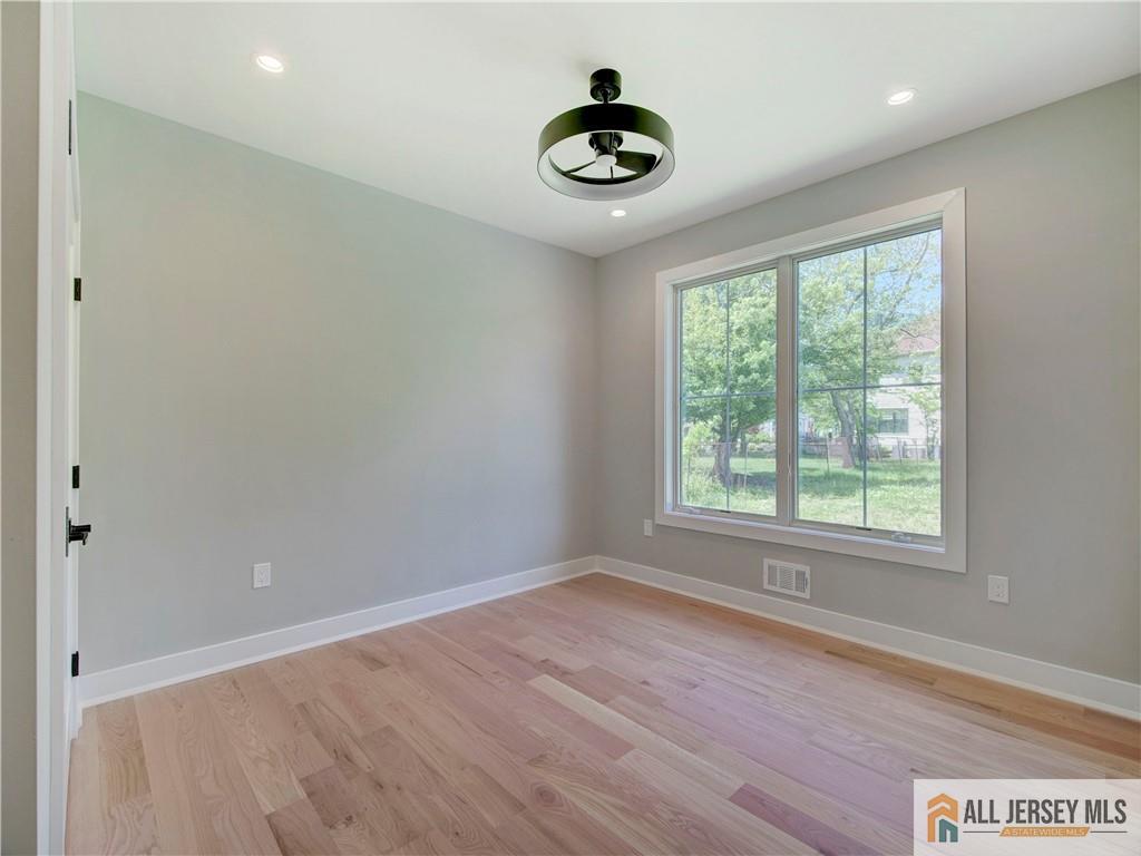 529 Wood Avenue Edison NJ 08820