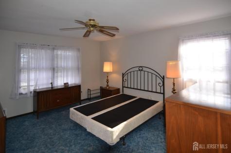 27 Henley Street Woodbridge Proper NJ 07095