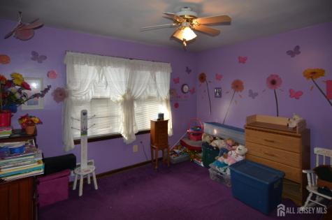 27 Henley Street Woodbridge Proper NJ 07095