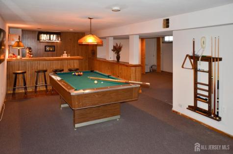 27 Henley Street Woodbridge Proper NJ 07095