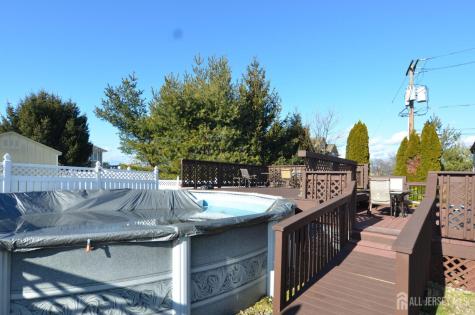 27 Henley Street Woodbridge Proper NJ 07095