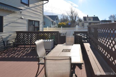 27 Henley Street Woodbridge Proper NJ 07095