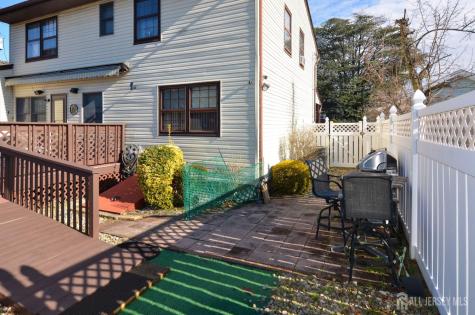 27 Henley Street Woodbridge Proper NJ 07095