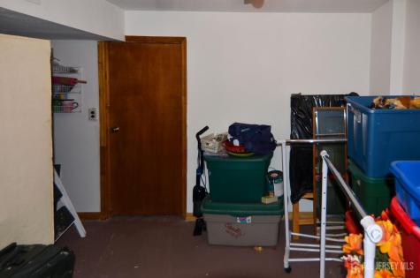 27 Henley Street Woodbridge Proper NJ 07095