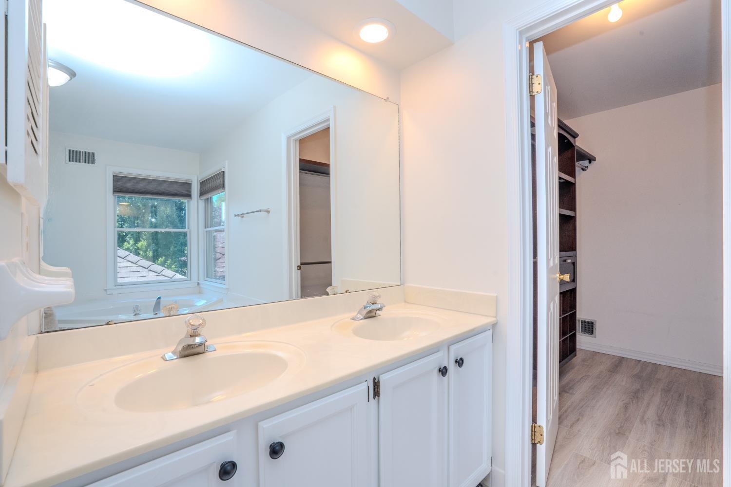32 W Kincaid Drive West Windsor NJ 08550