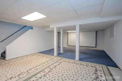 32 W Kincaid Drive West Windsor NJ 08550