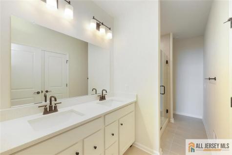 228 Peyton Place New Brunswick NJ 08901