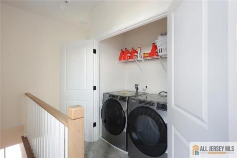 228 Peyton Place New Brunswick NJ 08901