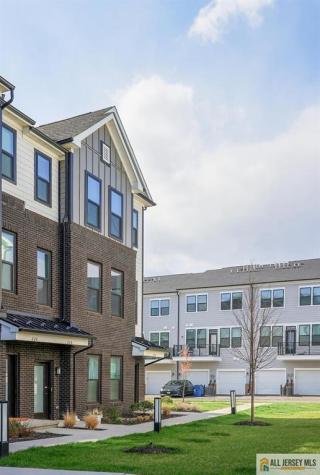 228 Peyton Place New Brunswick NJ 08901