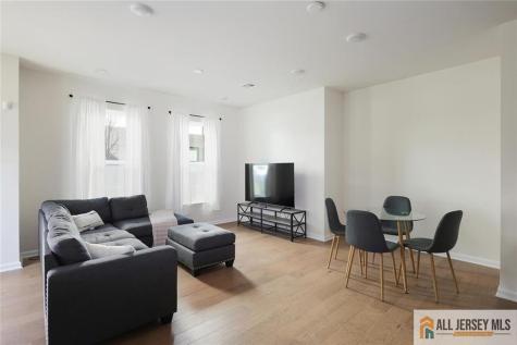 228 Peyton Place New Brunswick NJ 08901