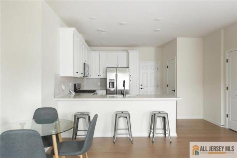 228 Peyton Place New Brunswick NJ 08901