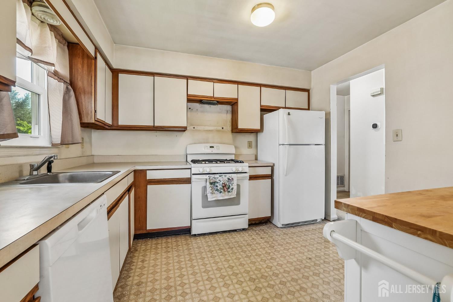 6 Weston Street Metuchen NJ 08840