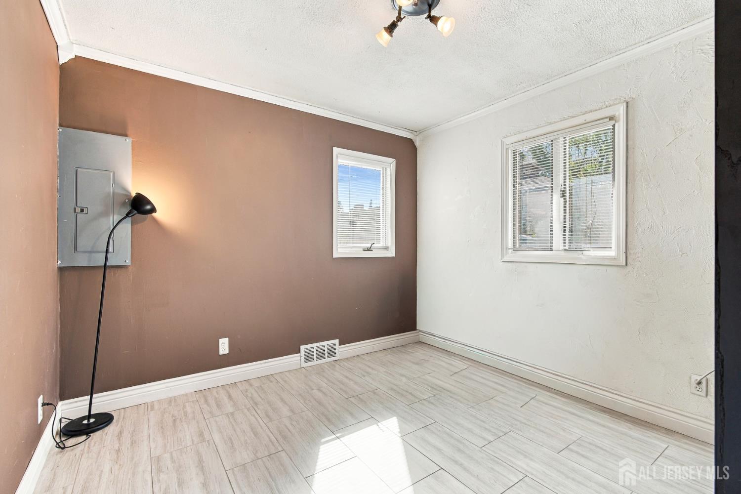 12 E Knollwood Road Edison NJ 08817