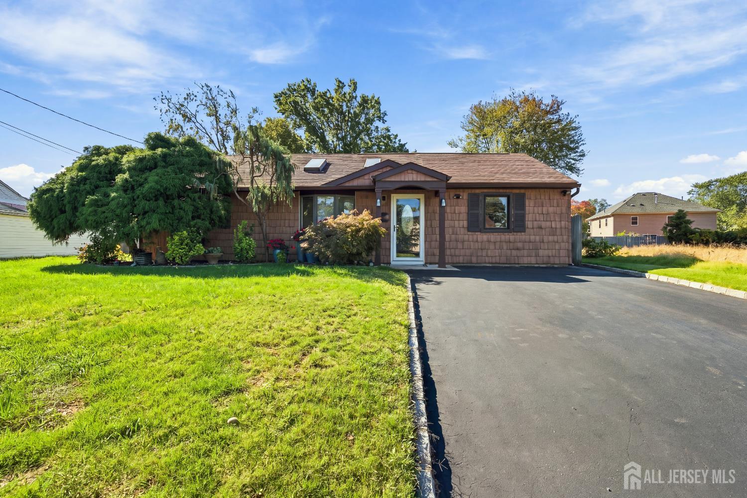 12 E Knollwood Road Edison NJ 08817