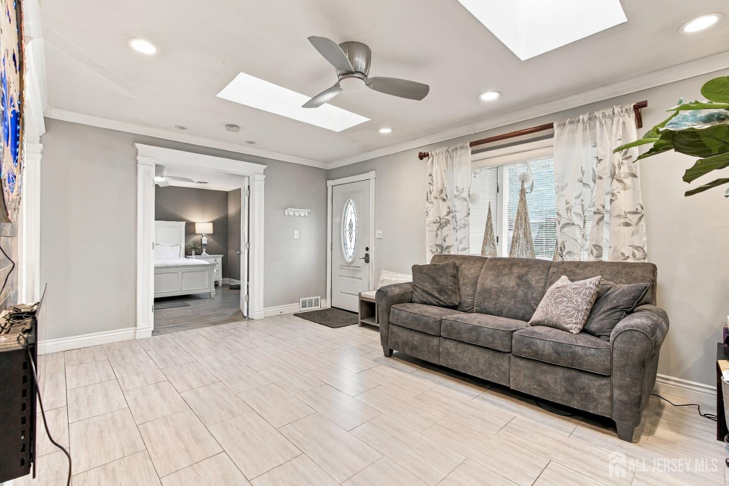 12 E Knollwood Road Edison NJ 08817