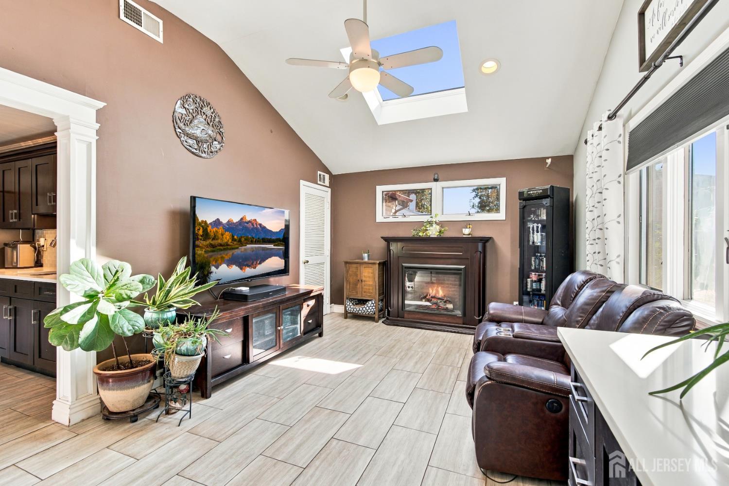 12 E Knollwood Road Edison NJ 08817