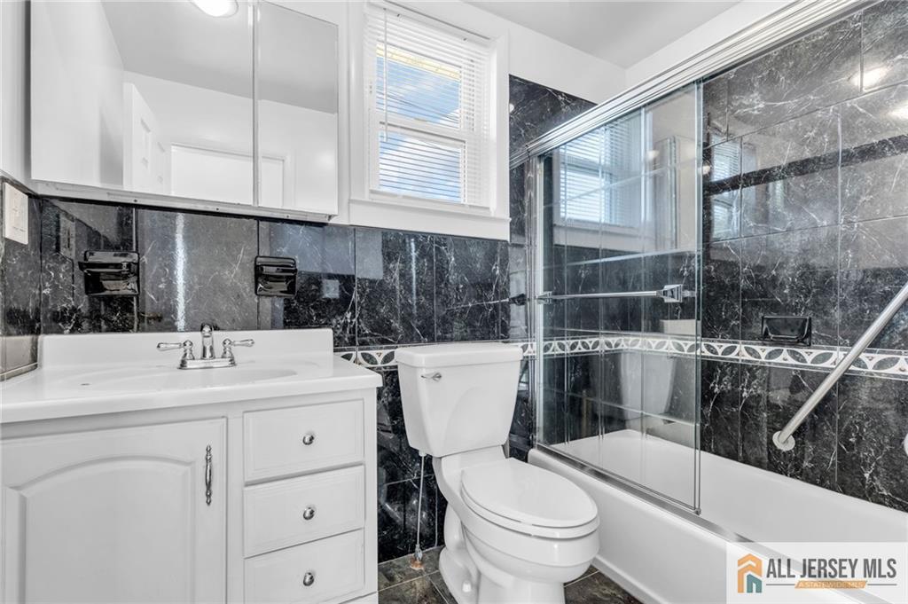 94 Neptune Place South Amboy NJ 08879