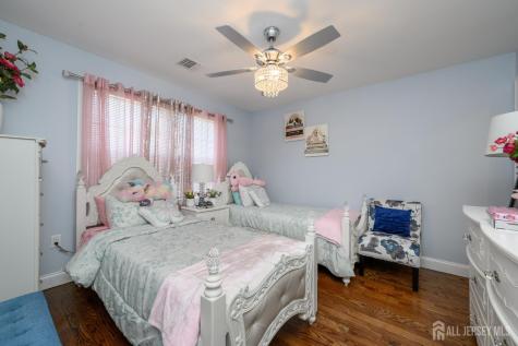 1019 Bishop Evans Way Linden NJ 07036