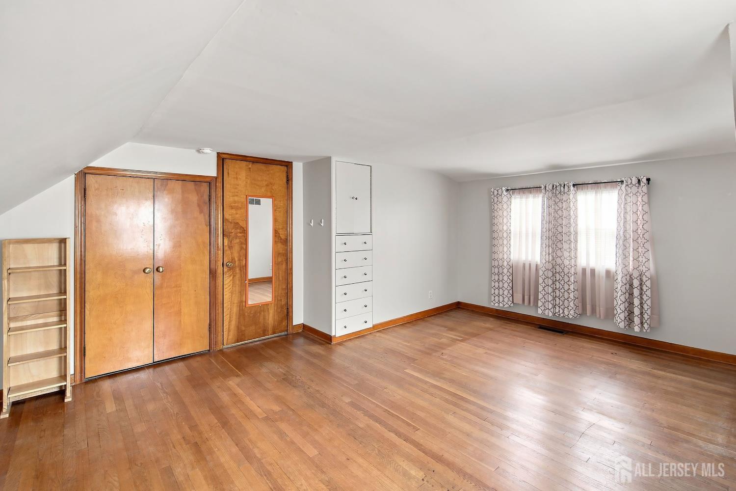 180 Gabriel Terrace Sayreville NJ 08879