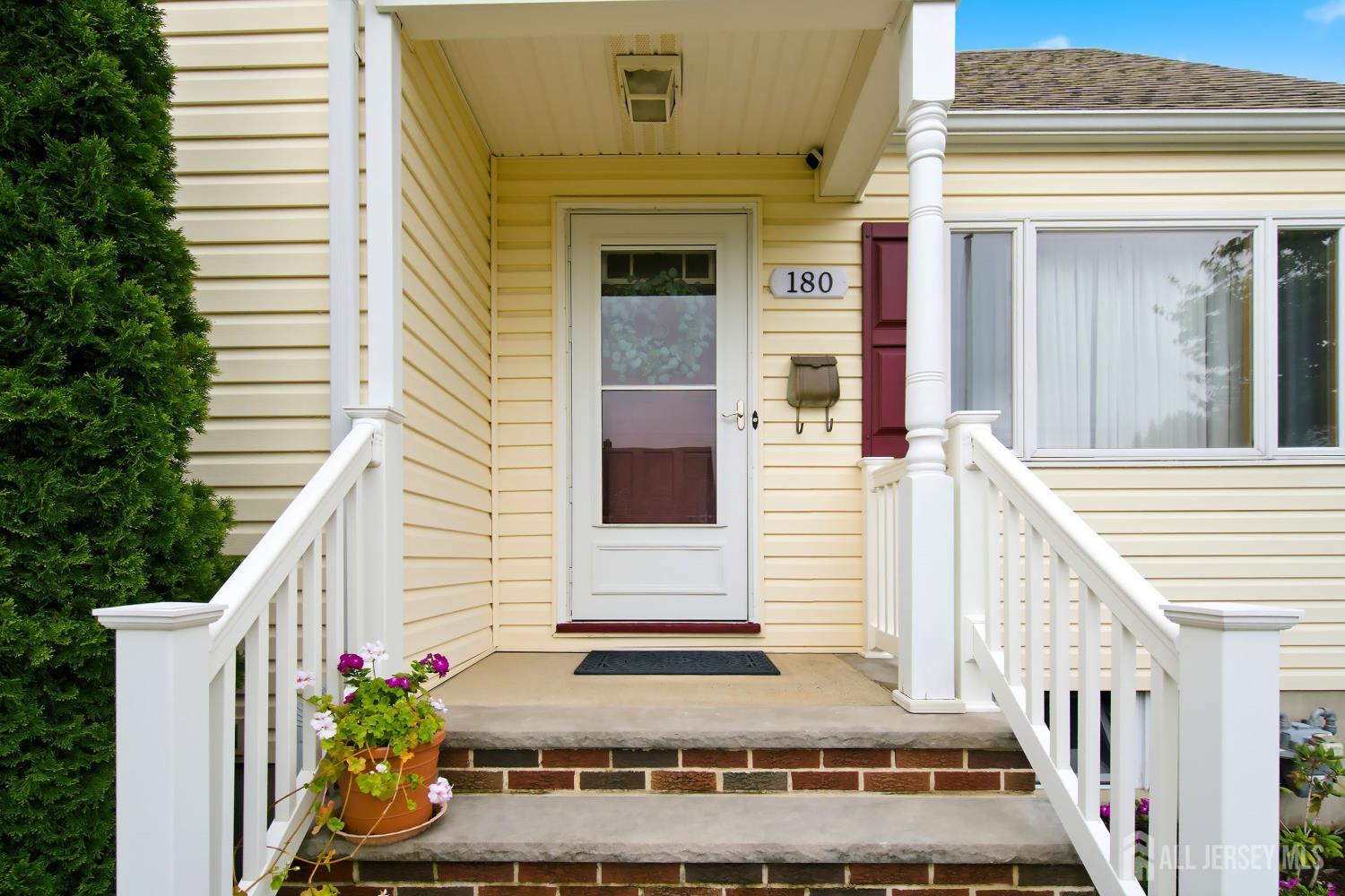 180 Gabriel Terrace Sayreville NJ 08879