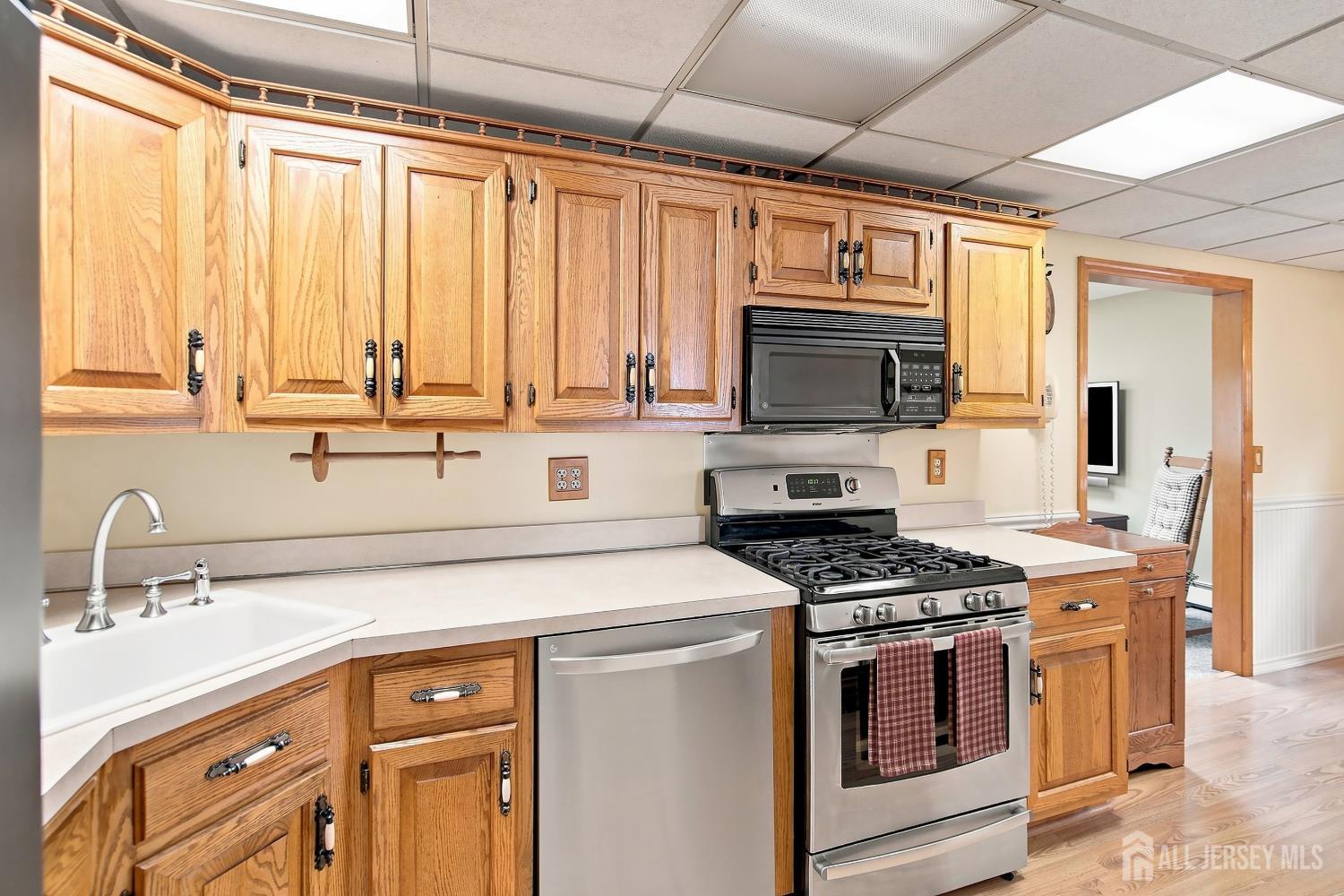 180 Gabriel Terrace Sayreville NJ 08879