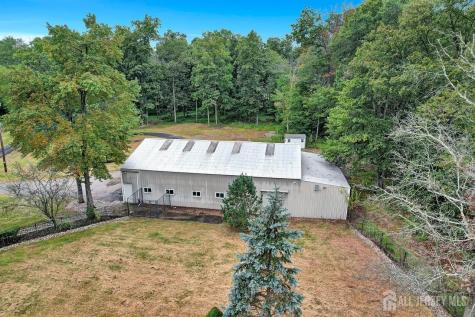 526 County Road Raritan NJ 08551