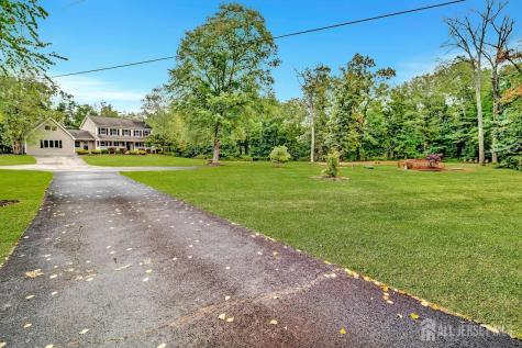526 County Road Raritan NJ 08551