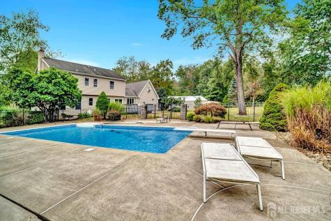 526 County Road Raritan NJ 08551