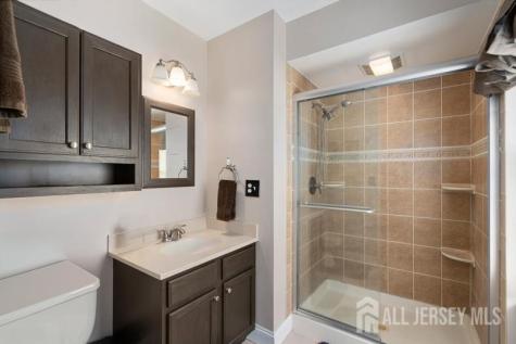 526 County Road Raritan NJ 08551
