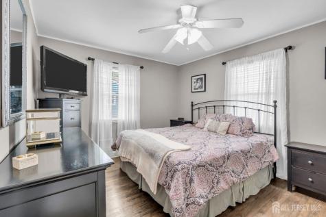 507 Thompson Place Middletown NJ 07748