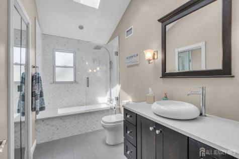 507 Thompson Place Middletown NJ 07748