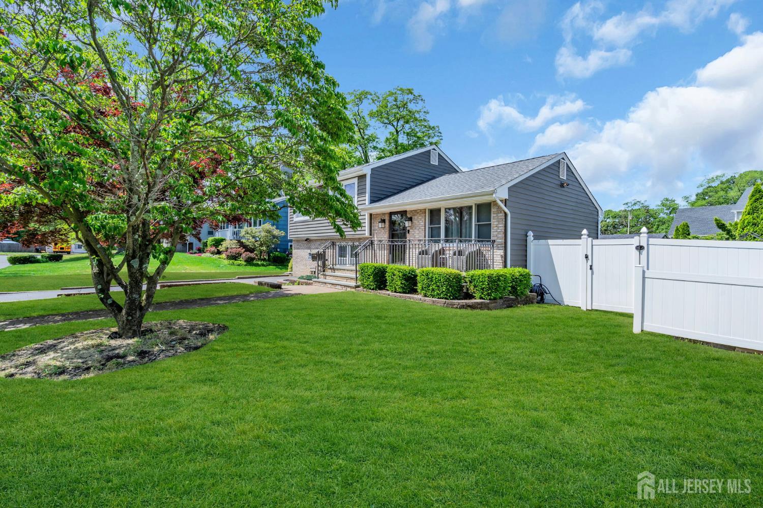 507 Thompson Place Middletown NJ 07748