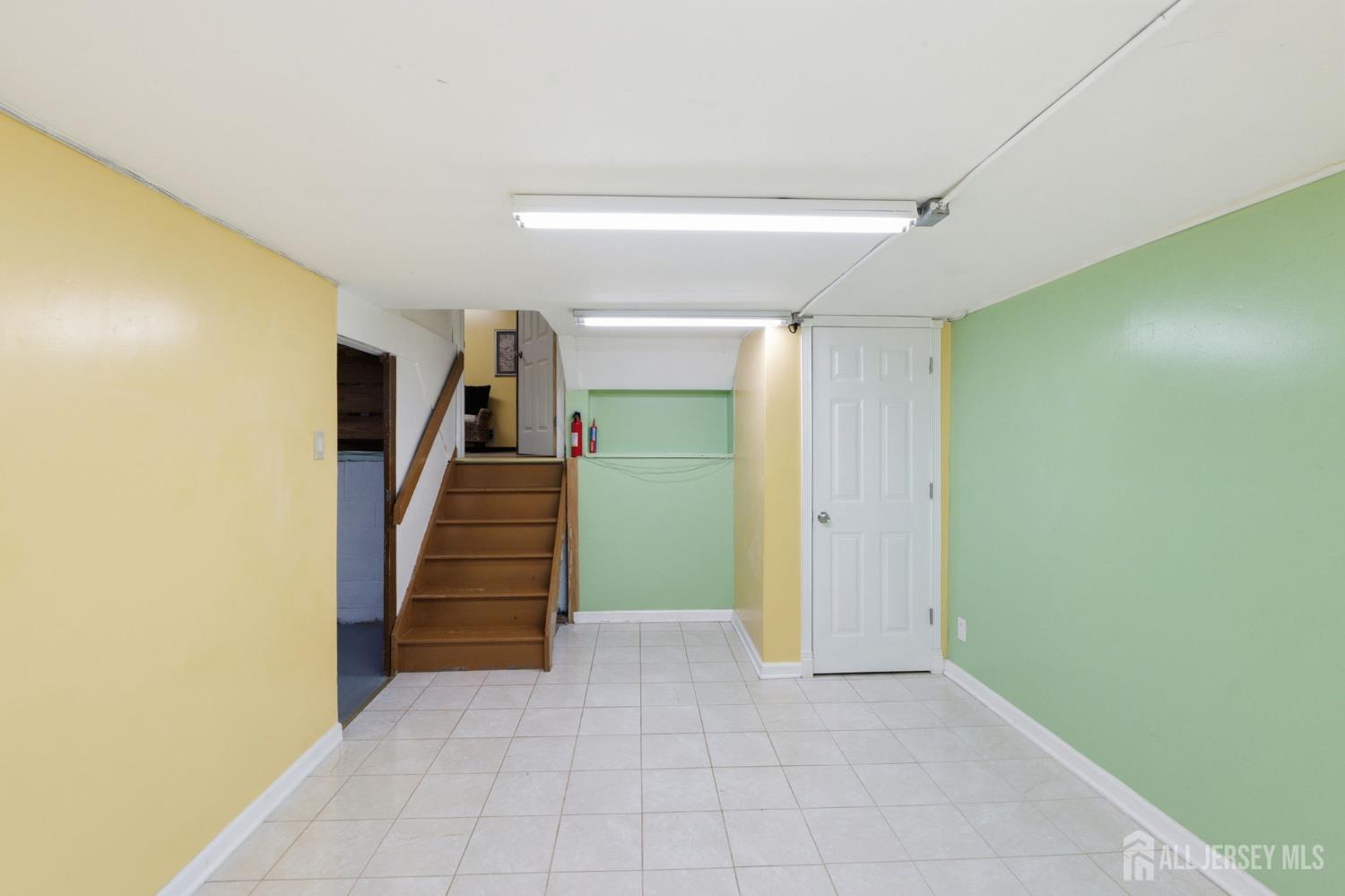 21 S Heathcote Avenue S Edison NJ 08817